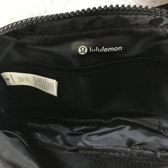 lululemon everywhere belt bag black - Picture 6 of 10